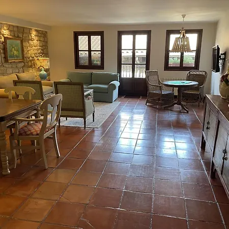 The Manor House * La Guardia